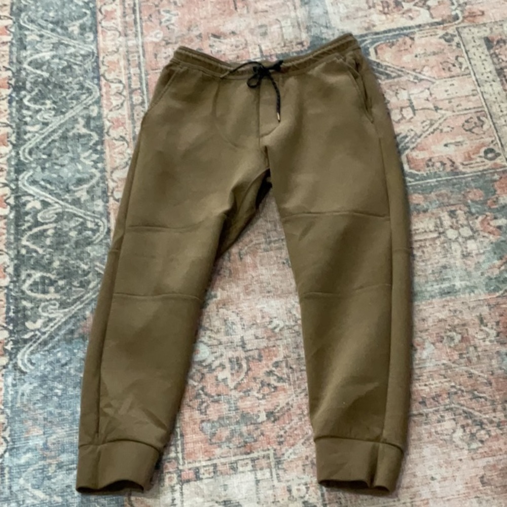 American Eagle joggers